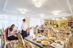Фото отеля Папа, номерного фонда и его территории
